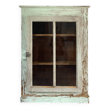 Display case mint