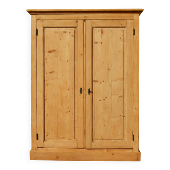Superb rustic wardrobe / Parisian wardrobe in fir wood