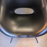 Pair of armchairs in skaï and black steel