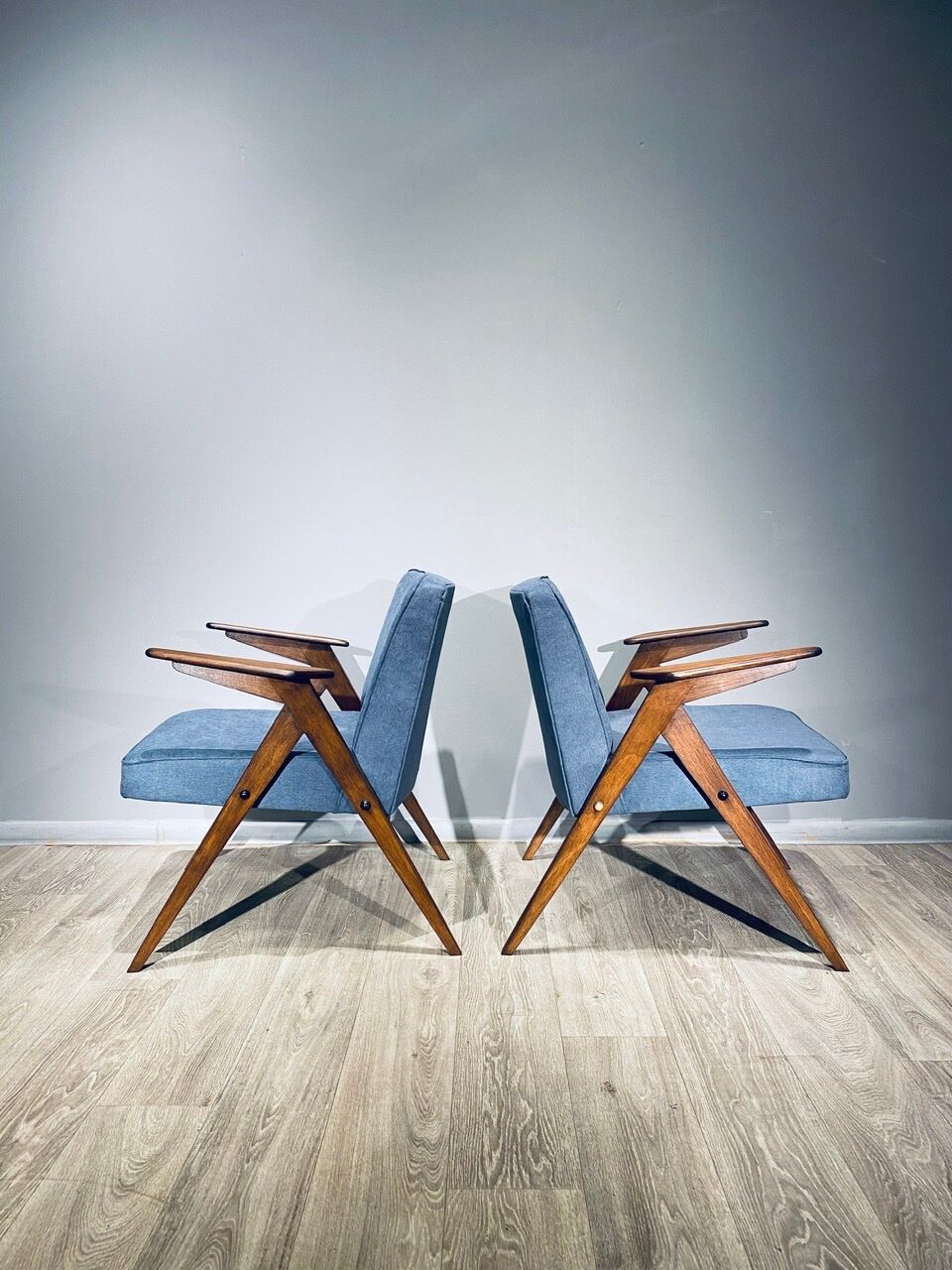 Pair of vintage design armchairs 'Bunny' 60s
