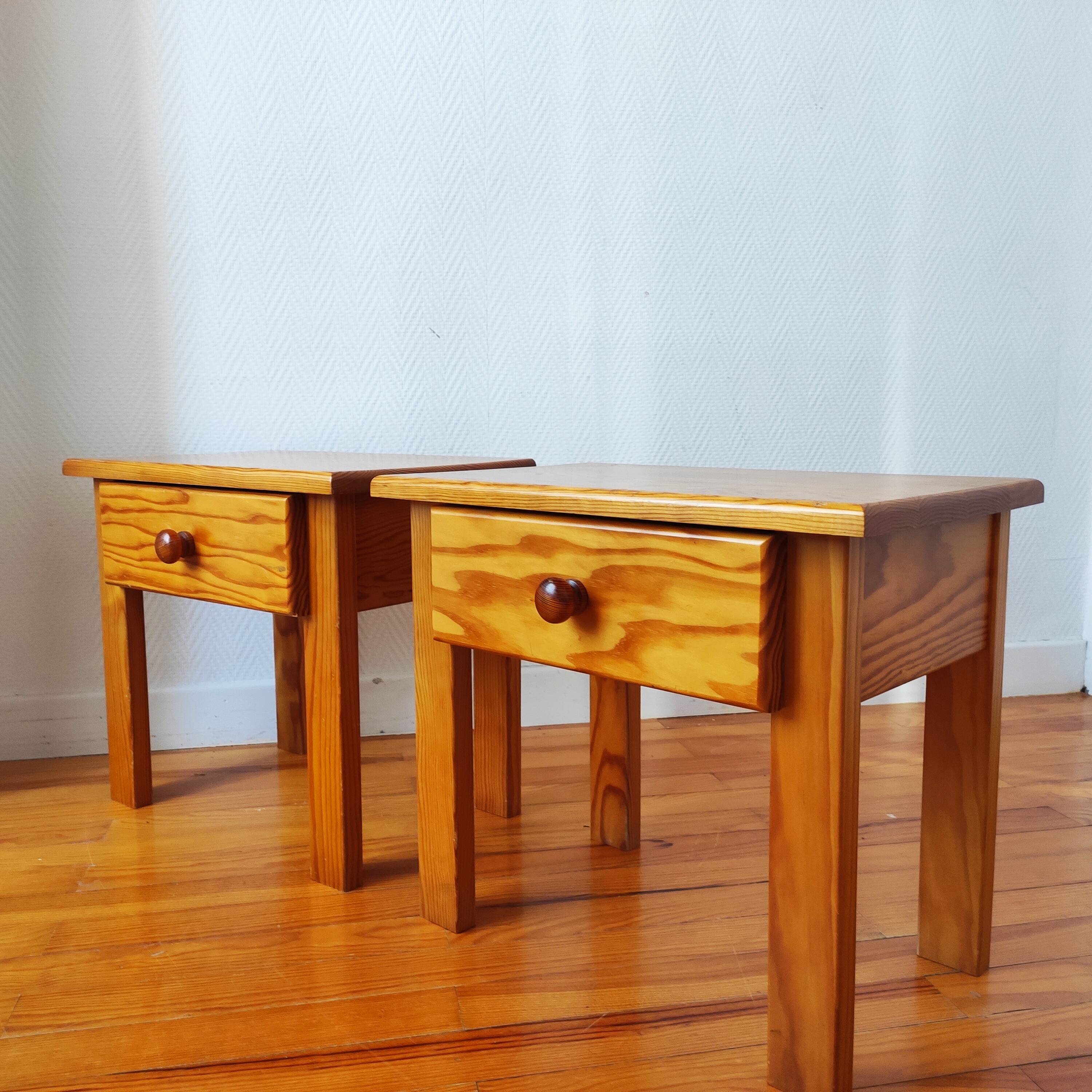 Paire de tables de nuit vintage 1980