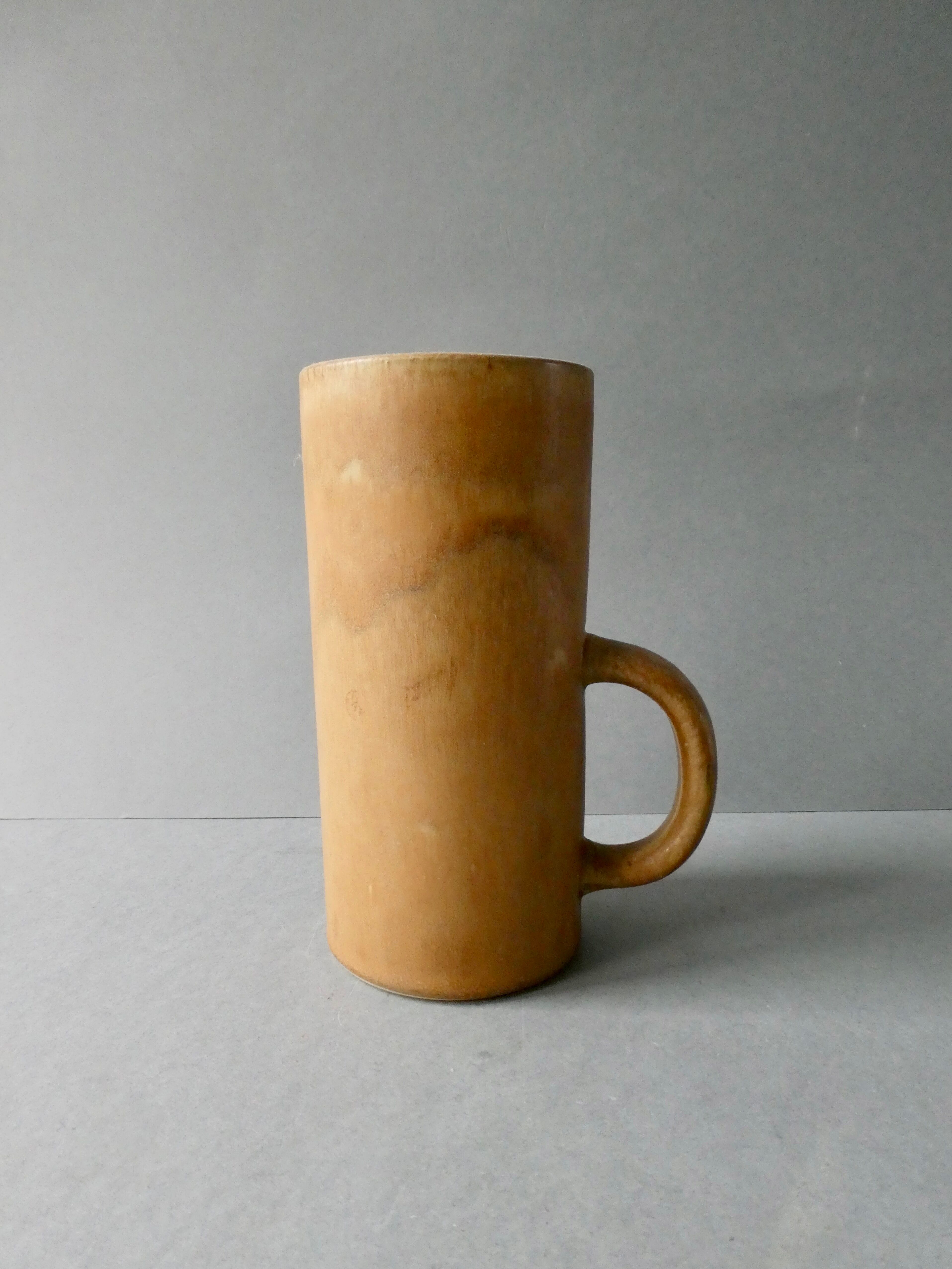 Vase en grès, ton naturel