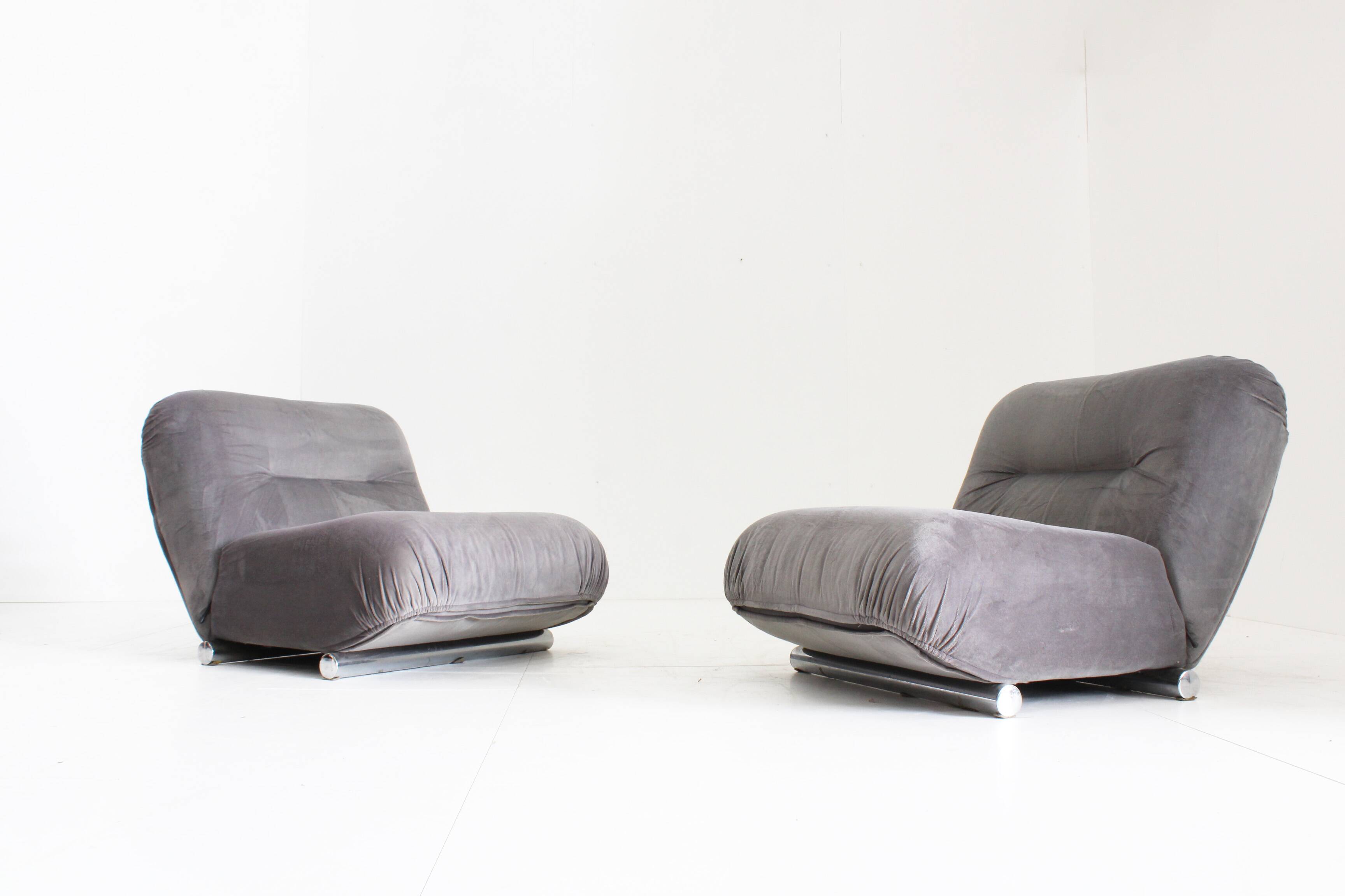 Giuseppe Munari Lounge Chairs for Poltrona Munari 1970s , Italy set of 2