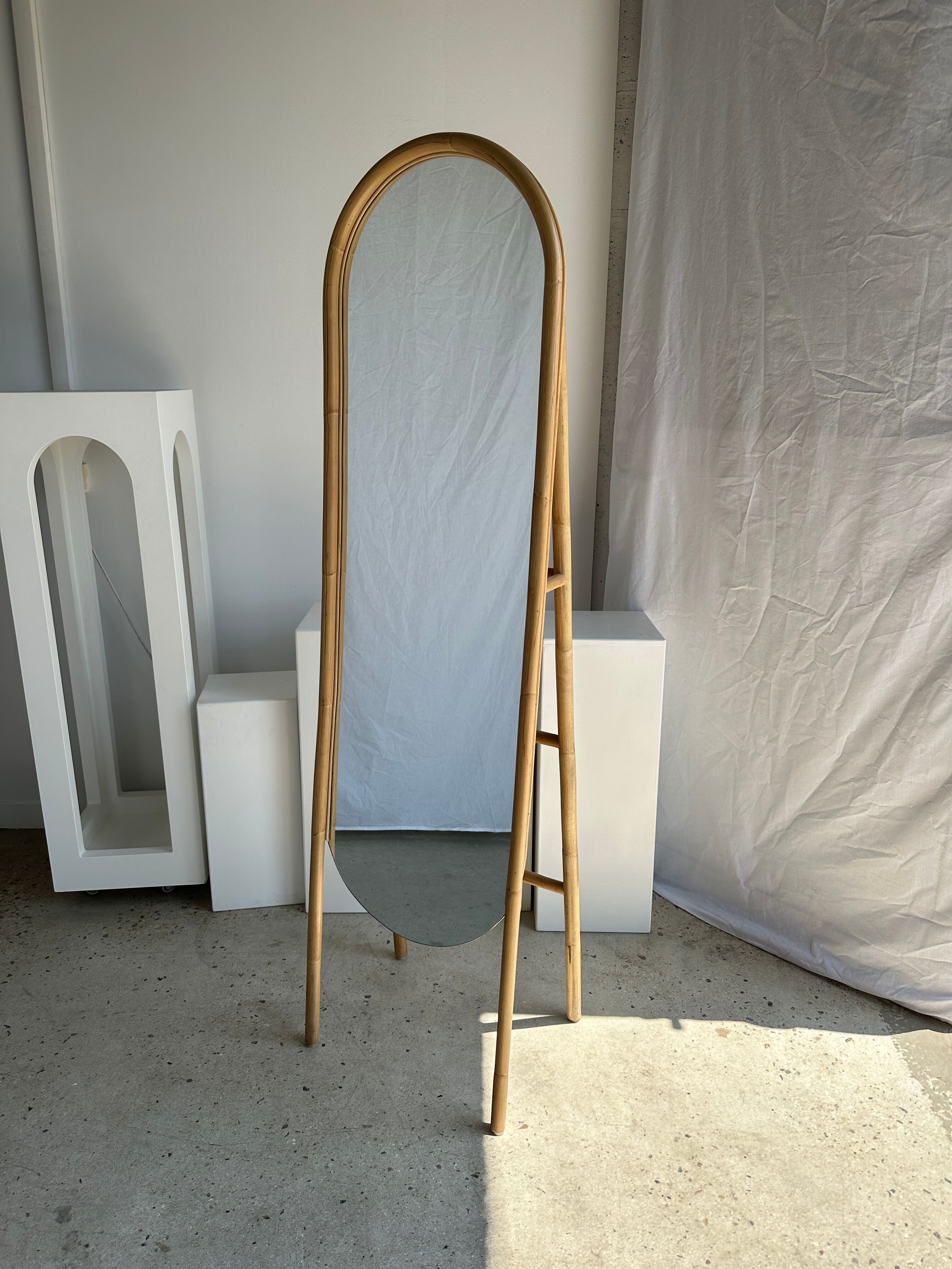 Floor mirror in bamboo and rattan H:1m80
