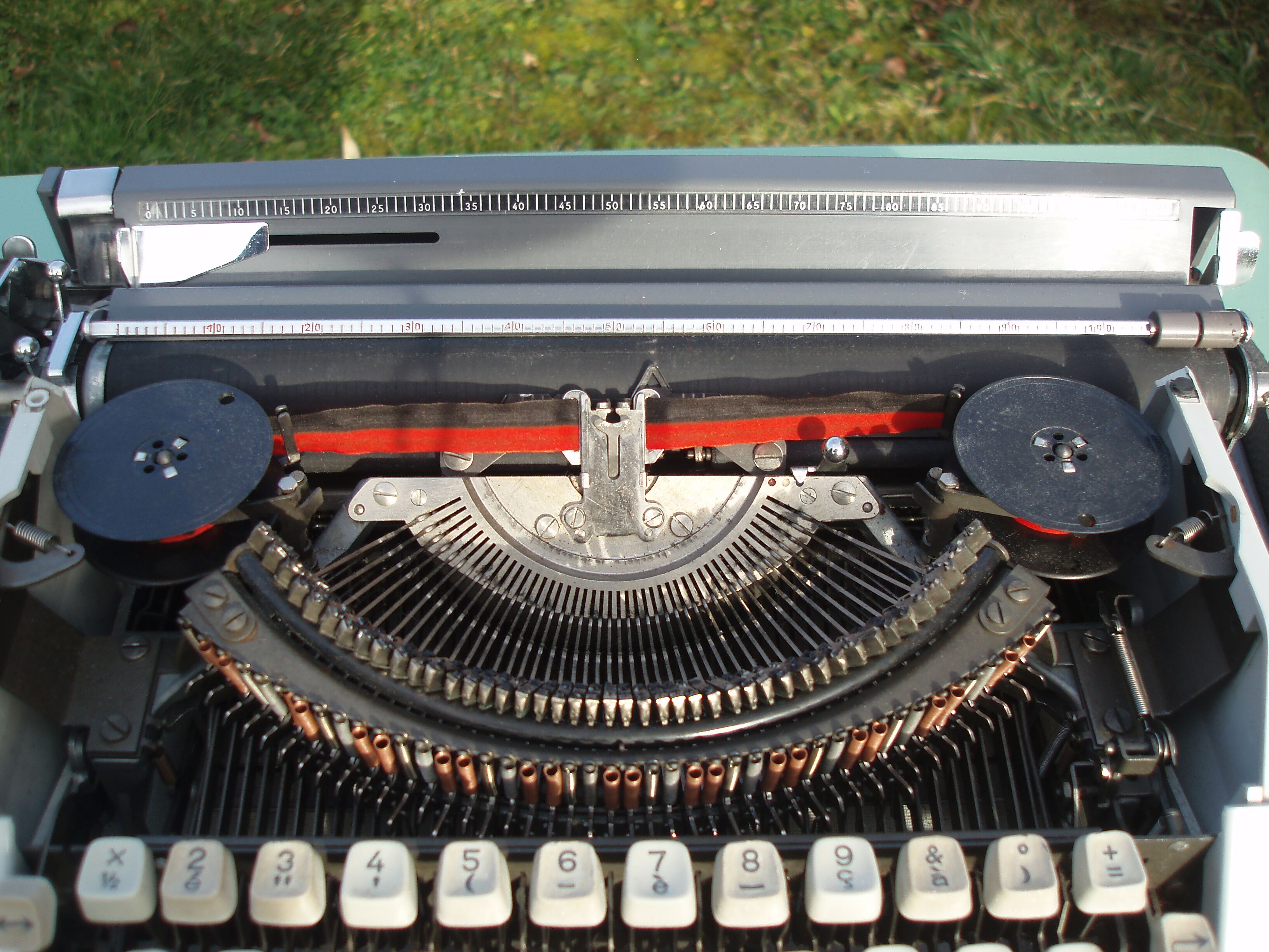 Typewriter in very good condition revised japy inter with his satchel