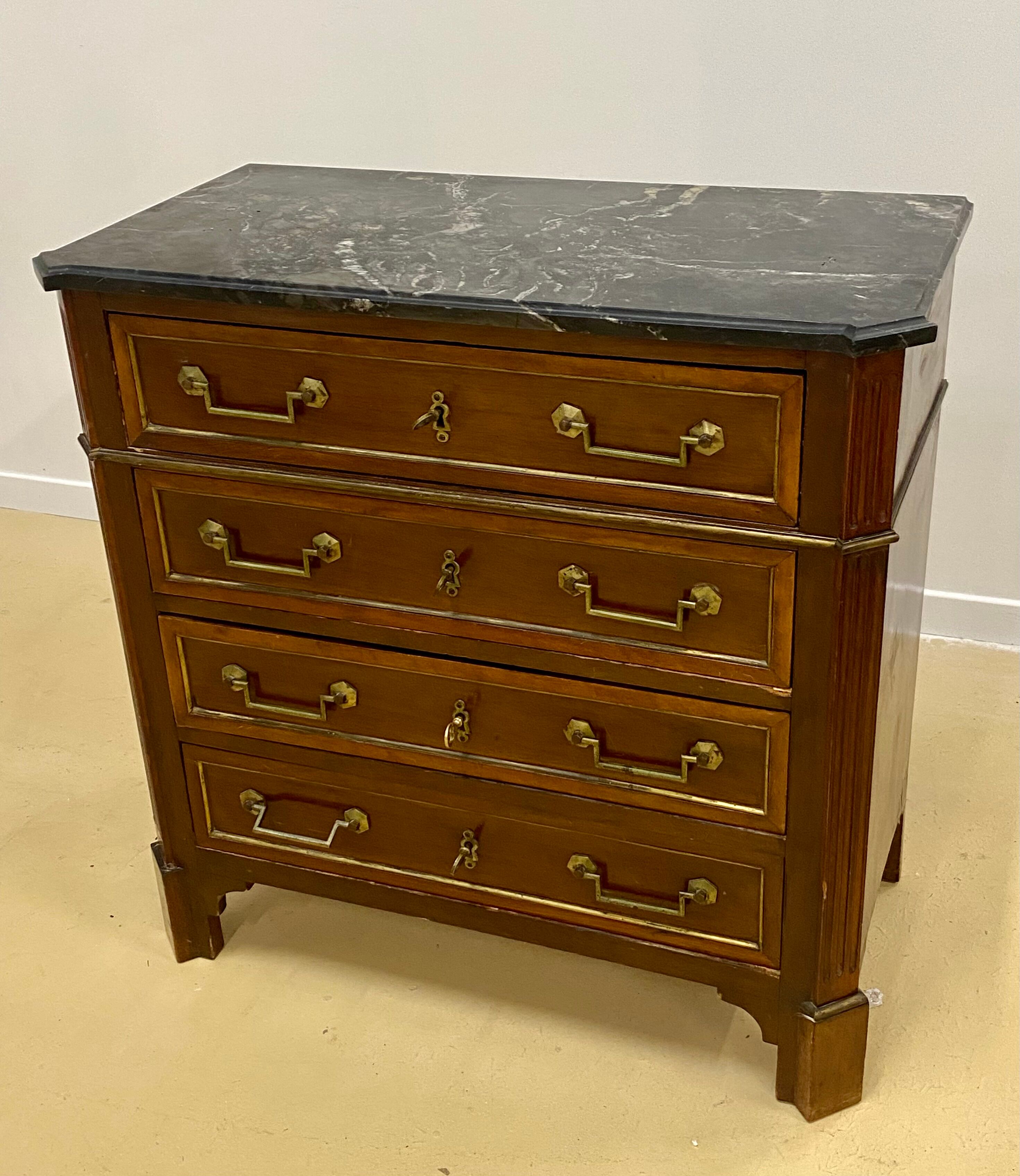 Commode Style Louis XVI