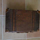 Valise imitation crocodile