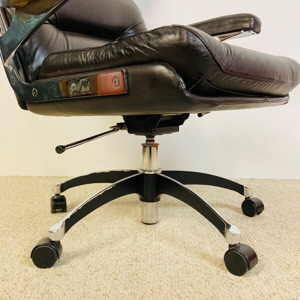 fauteuil de bureau en cuir, design Martin Stoll, 1970