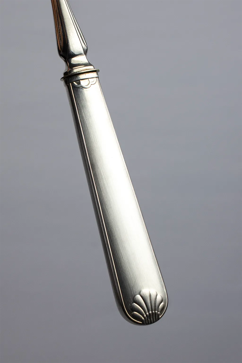 Art Deco silver-plated cake service, shell model, circa 1930.