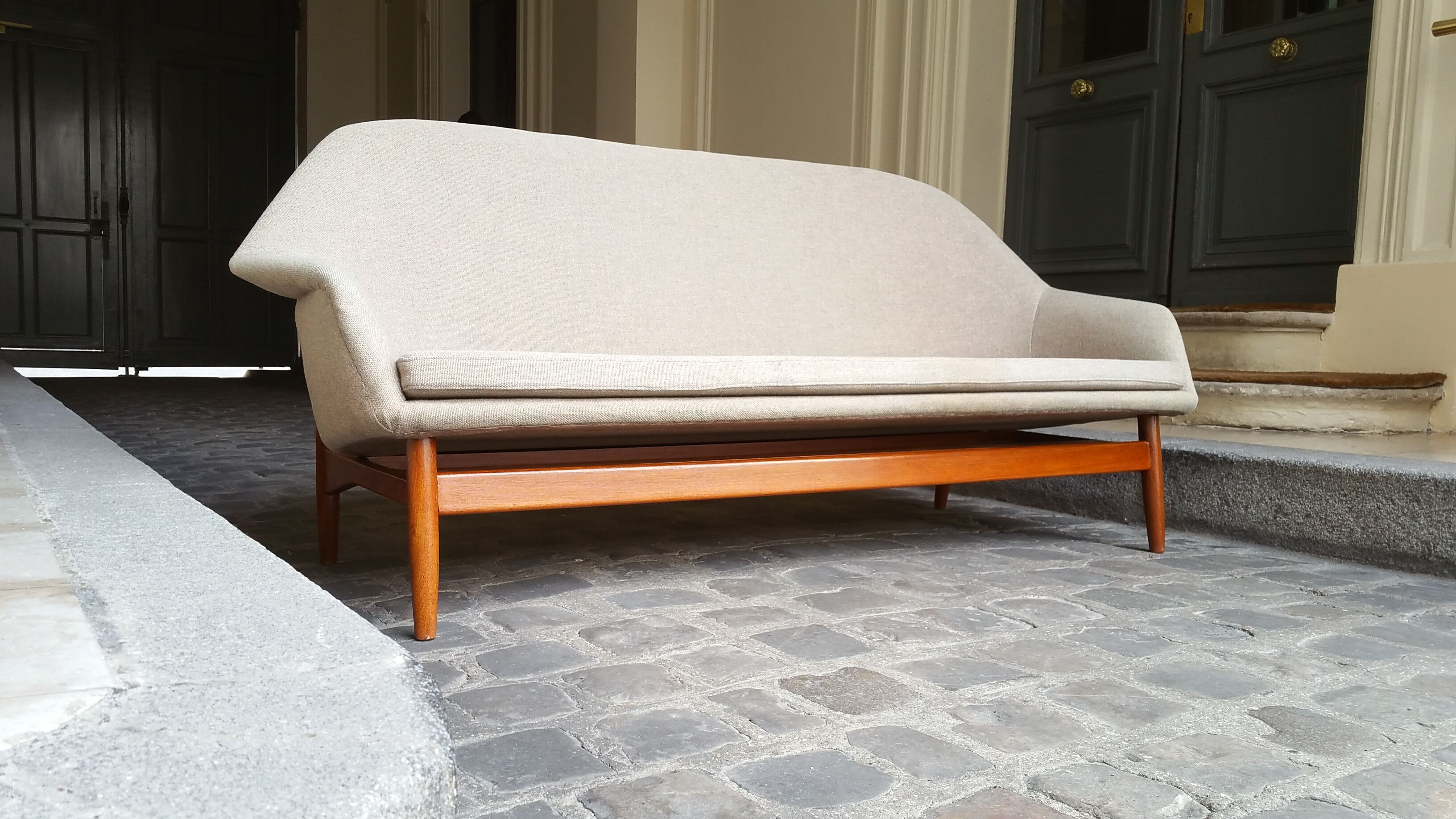 Sofa organic Danish Ib Kofod - Larsen for Carlo Gahrn of 1957