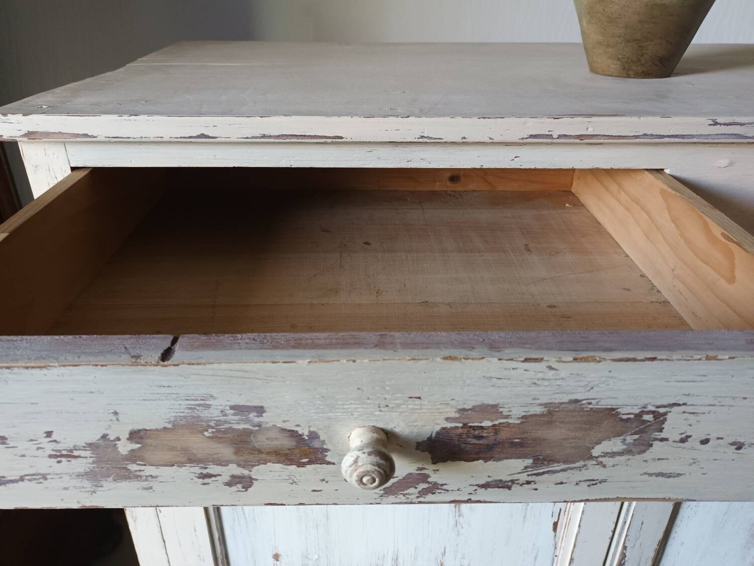 Haut buffet Parisien ancien patiné