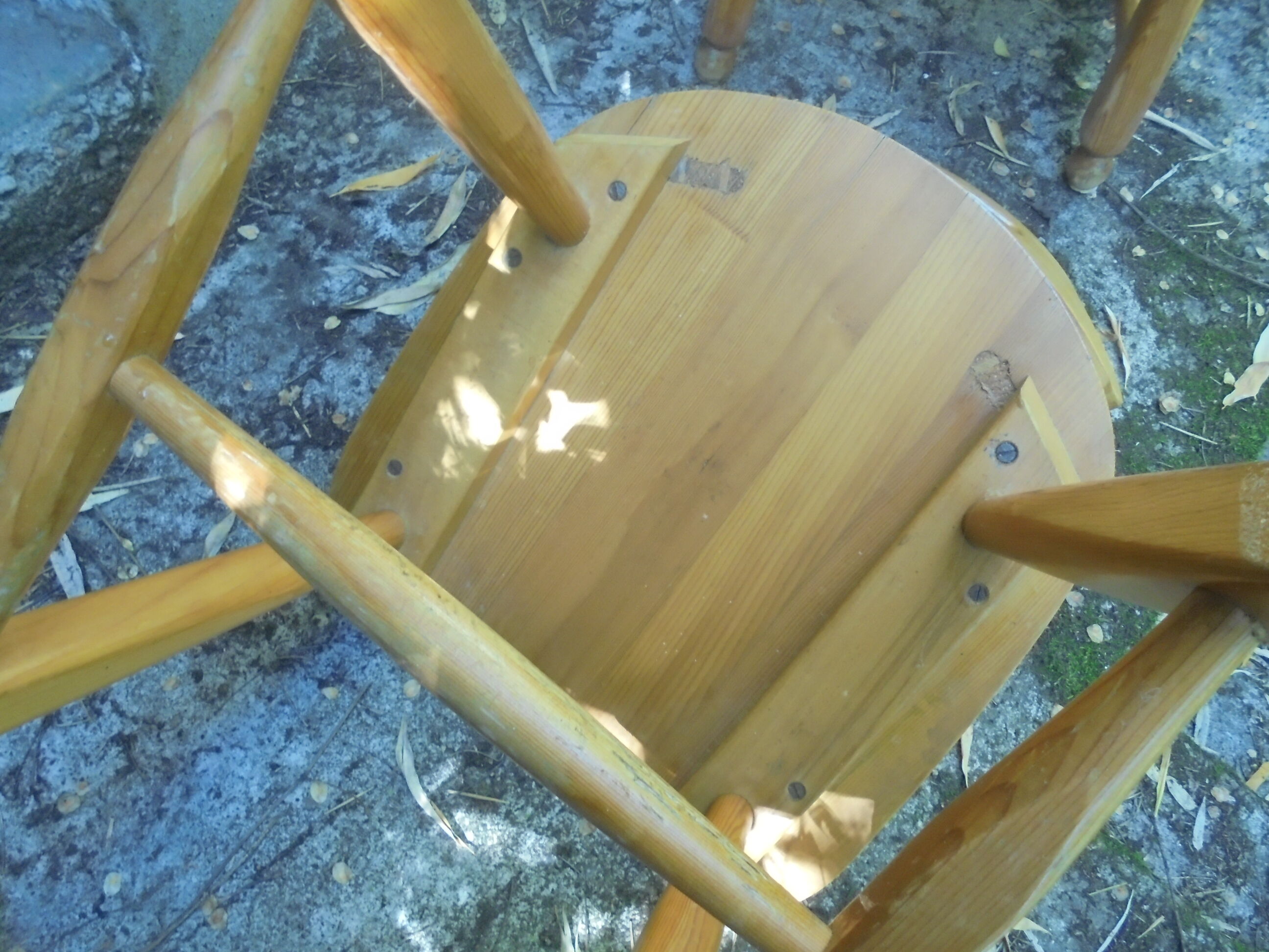 4 chaises en pin vers 1980