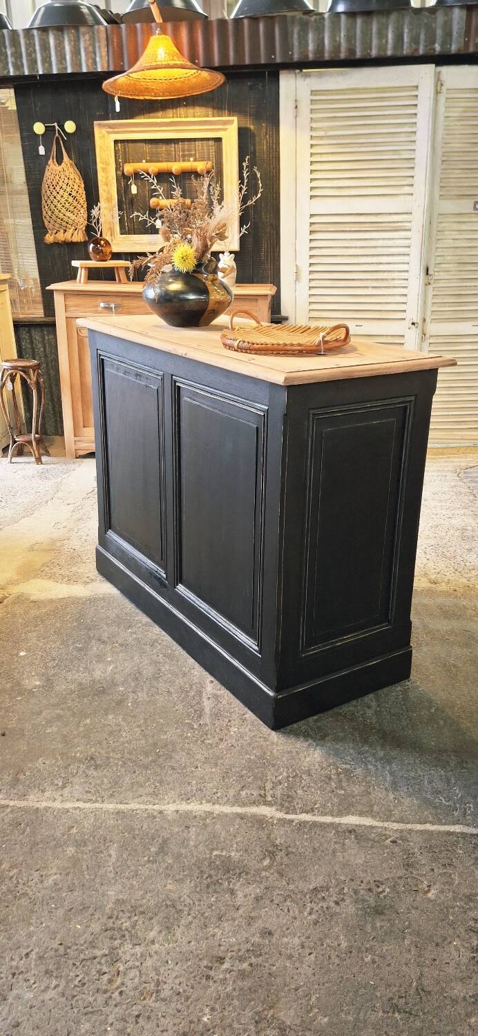 Antique counter