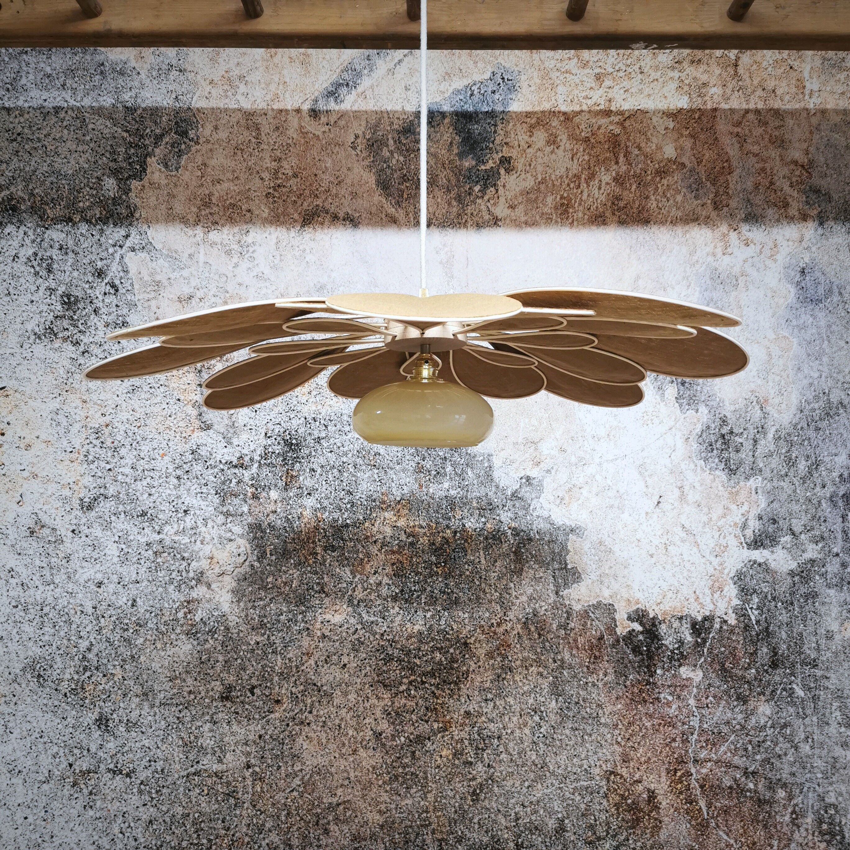 Suspension old opaline globe and petals linen and rattan