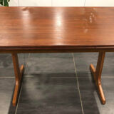 Scandinavian teak extendable table in the 1970s
