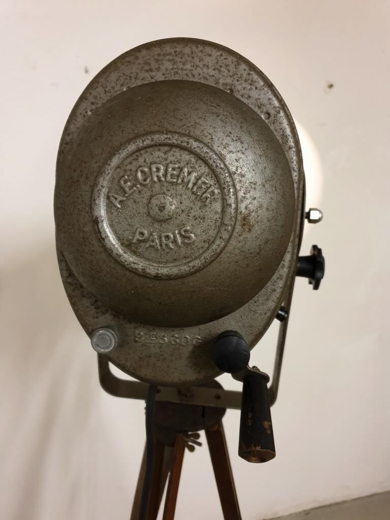 Cremer AE Paris projector