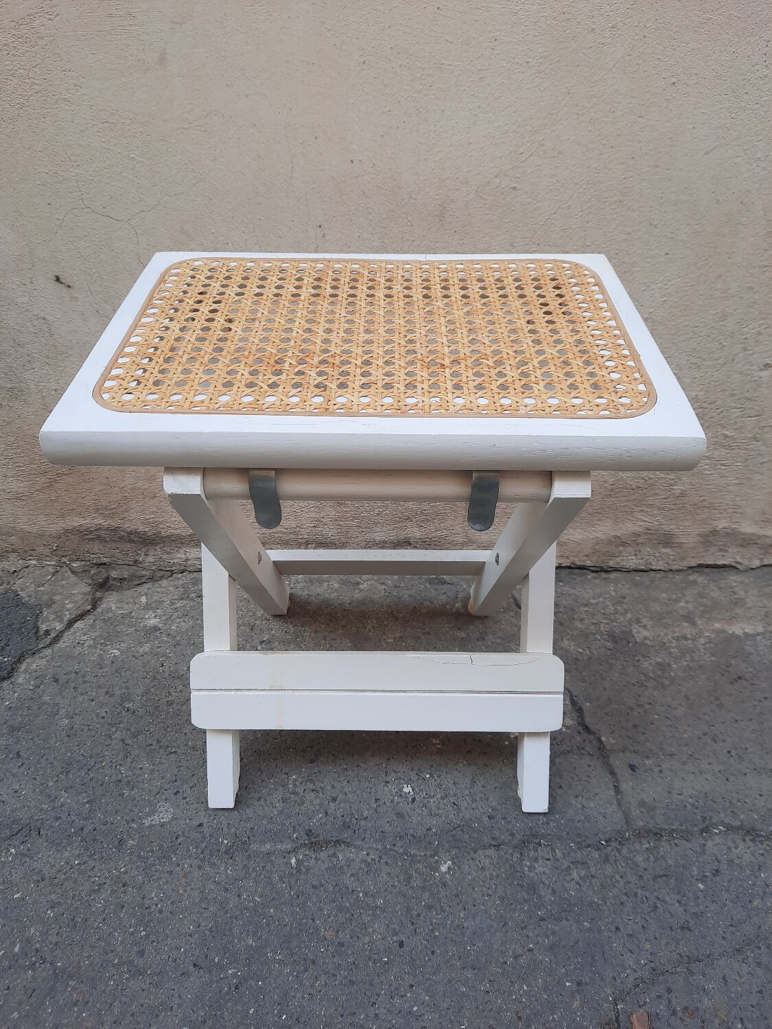 Folding stool
