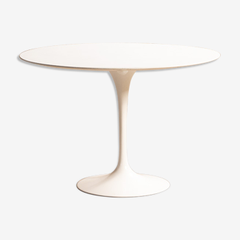 Dining room table by Eero Saarinen for Knoll Inc. (172-173) / Knoll international, 1970's