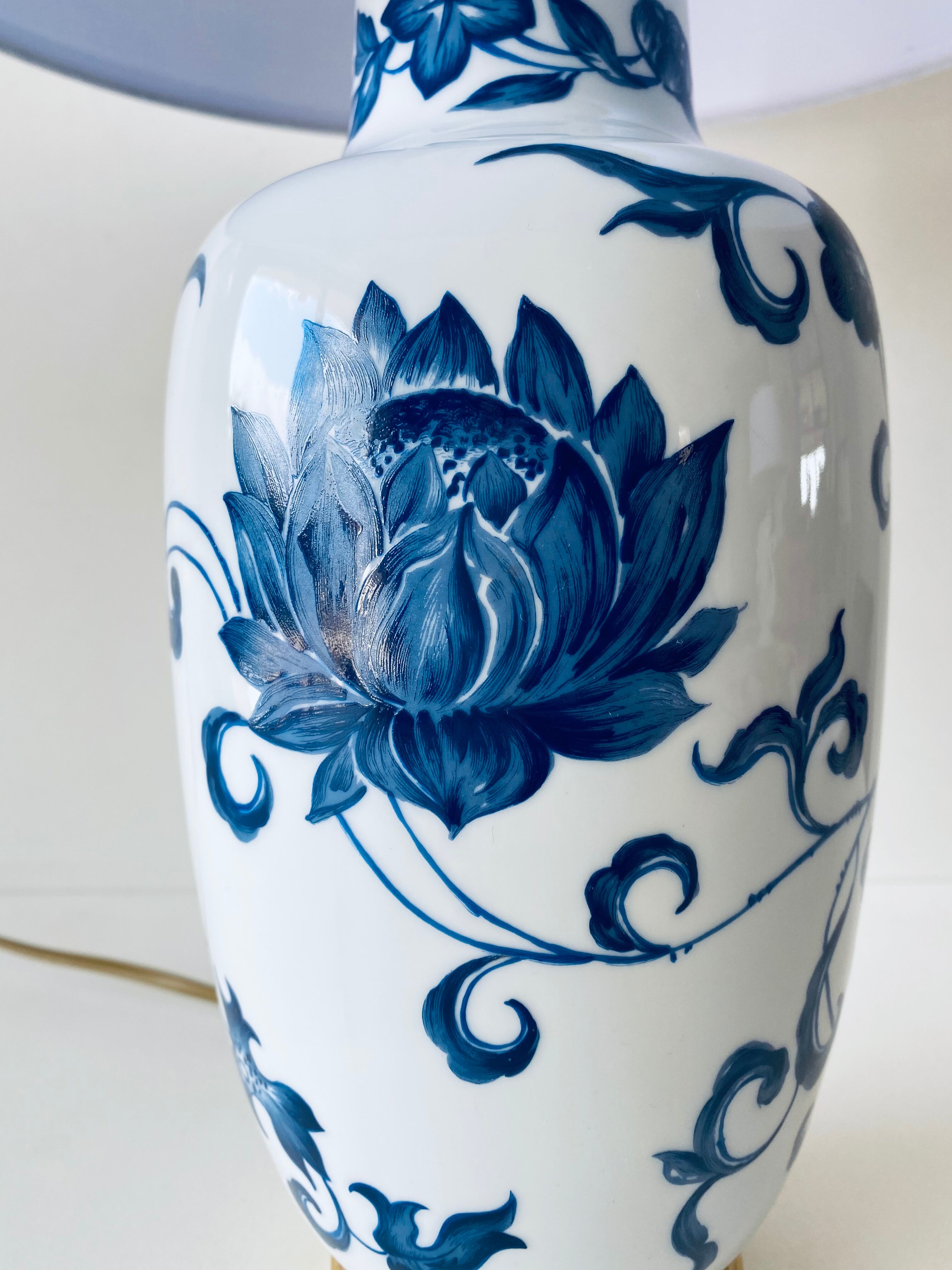 Paris porcelain lamp