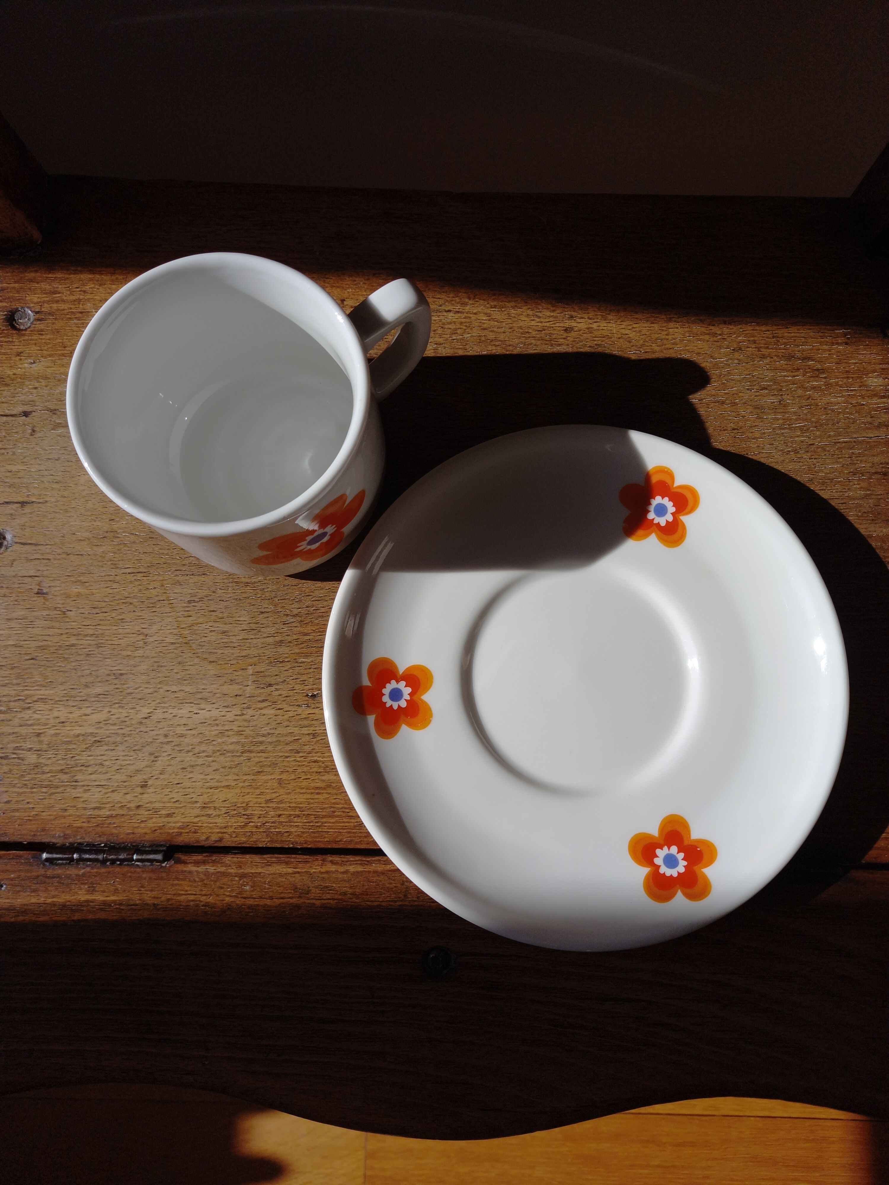 2 mugs and saucers in porcelain Colombia Vintage 1970s