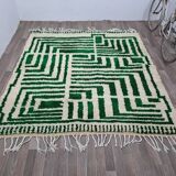 Handmade pure wool rug, traditional size 200 x 300 cm.