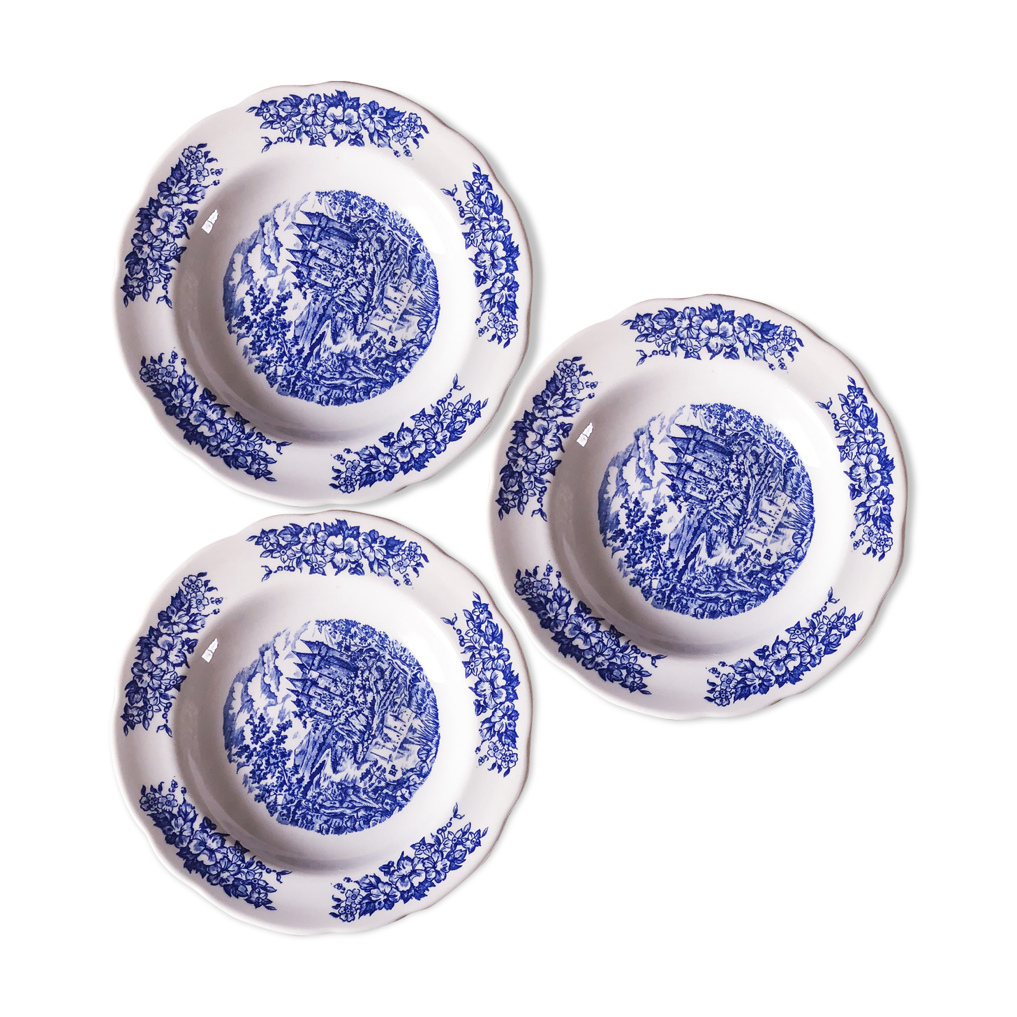 Trio d’assiettes creuses en porcelaine