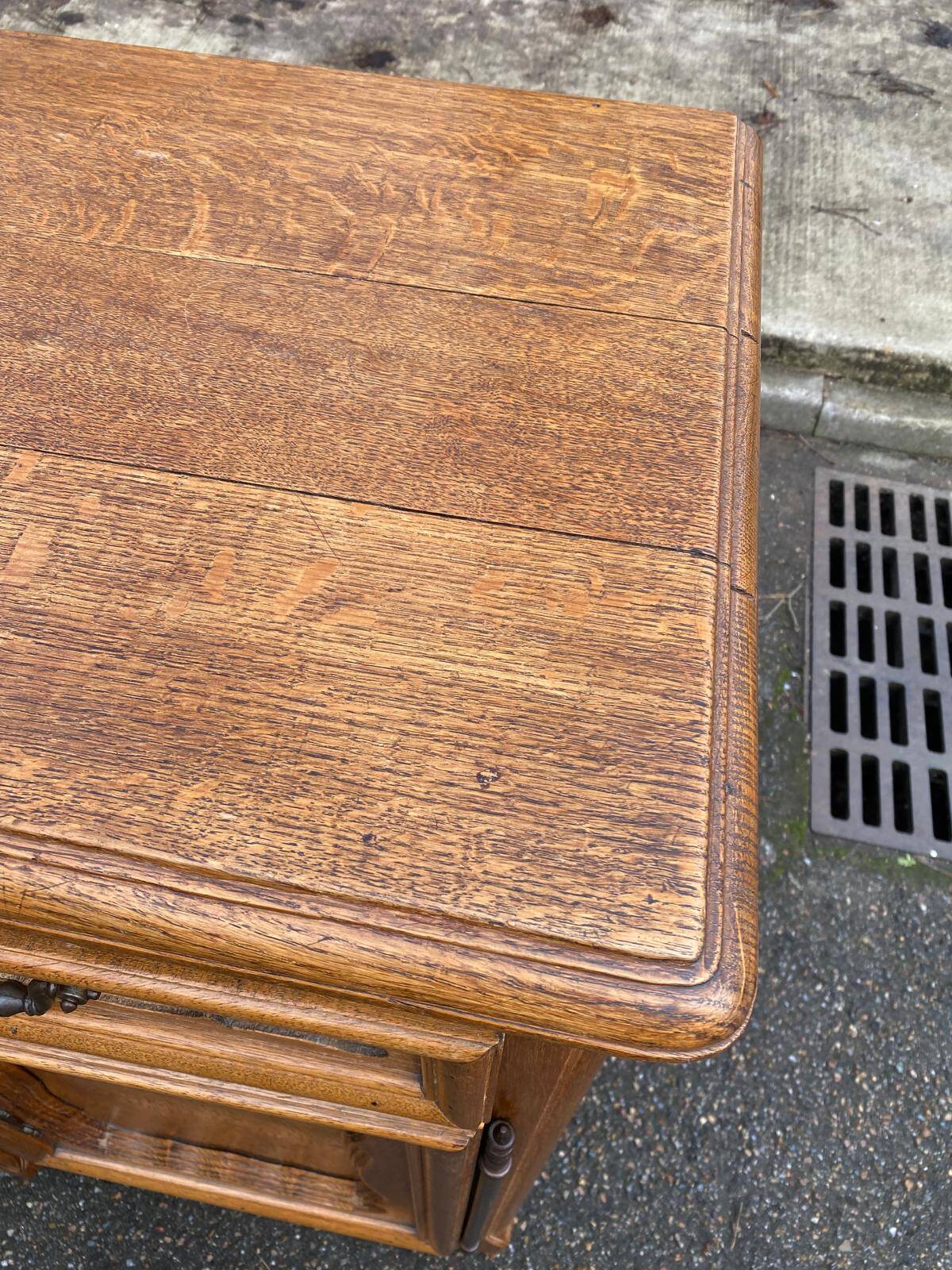 Buffet Louis XV époque 19ème en bois chêne massif
