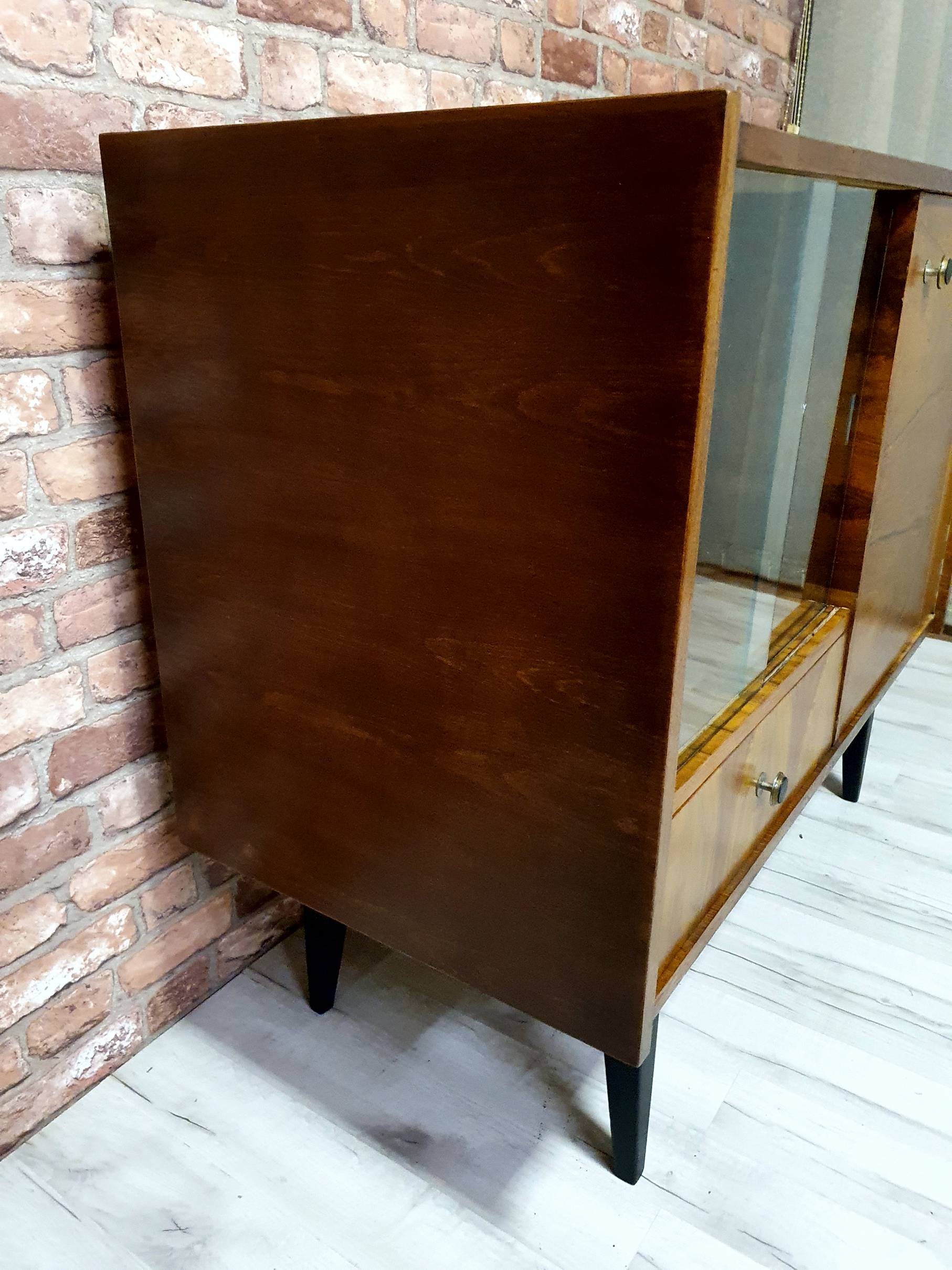 Commode Bilea 1969 Roumanie rétro vintage renouvelé
