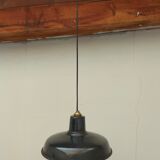 Industrial lamp in enamelled sheet metal