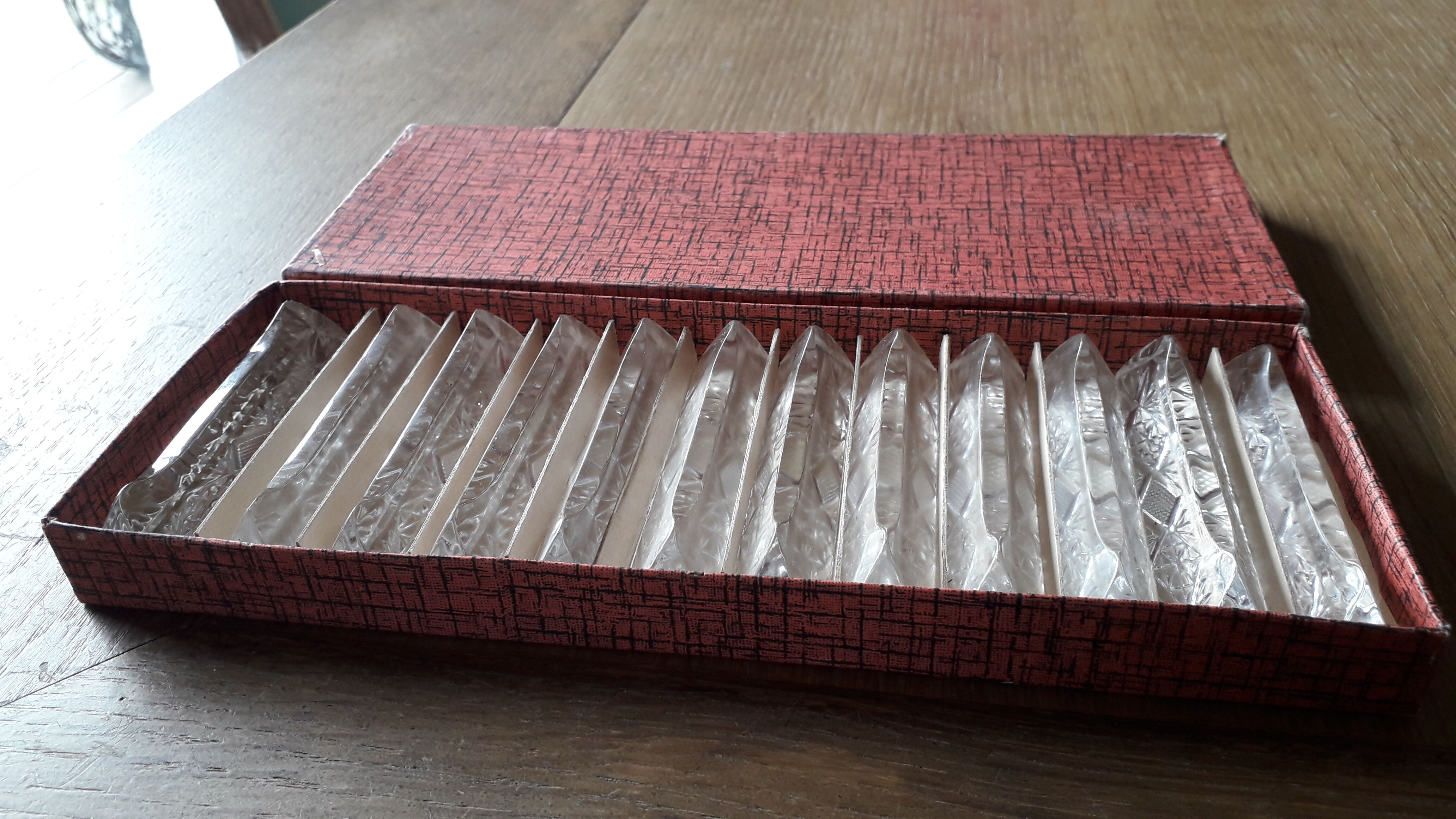 Crystal knives holder