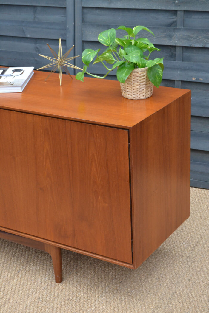 Enfilade « G-Plan danish design » par Kofod Larsen 2m35