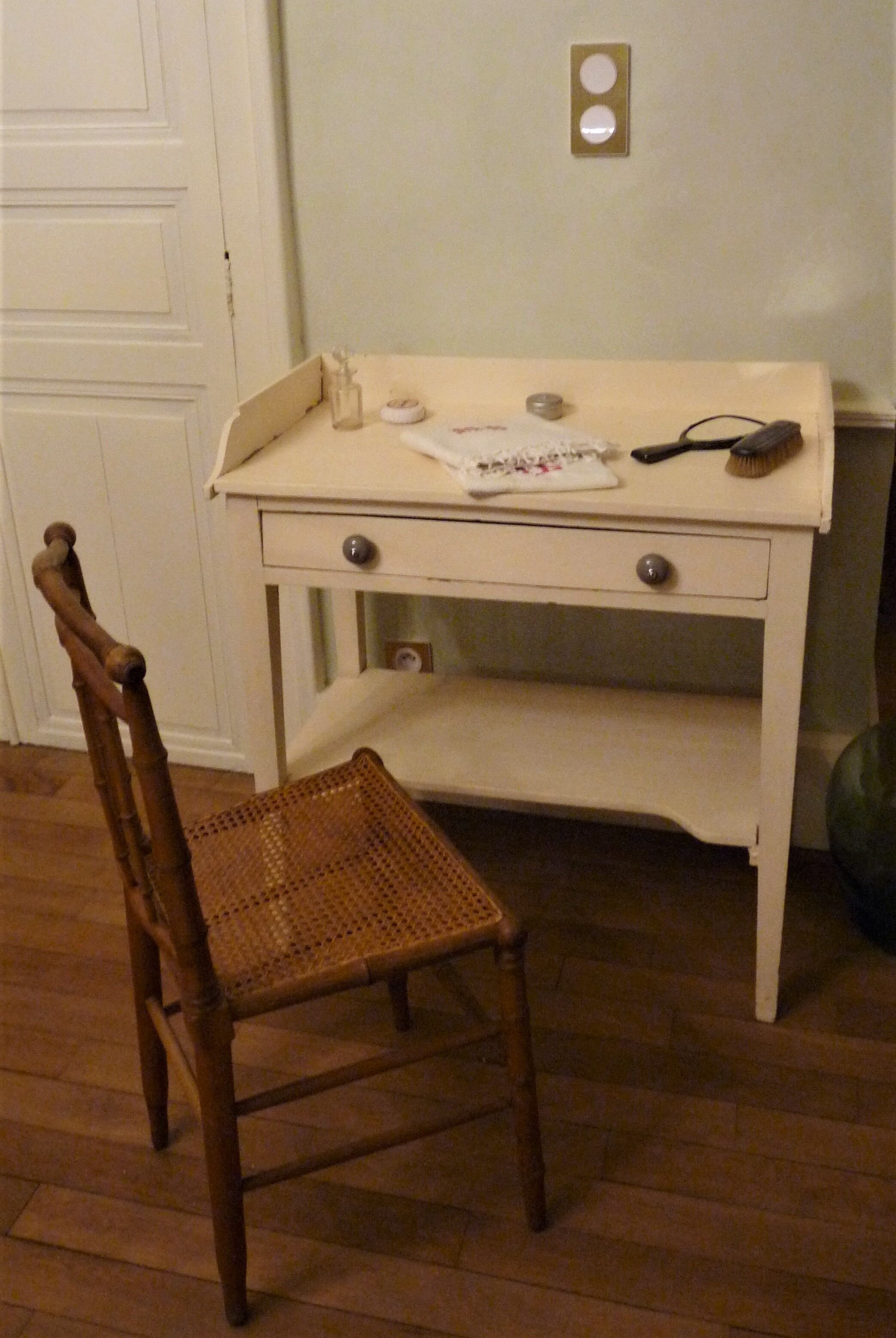 Dressing table / vanity old painted wood