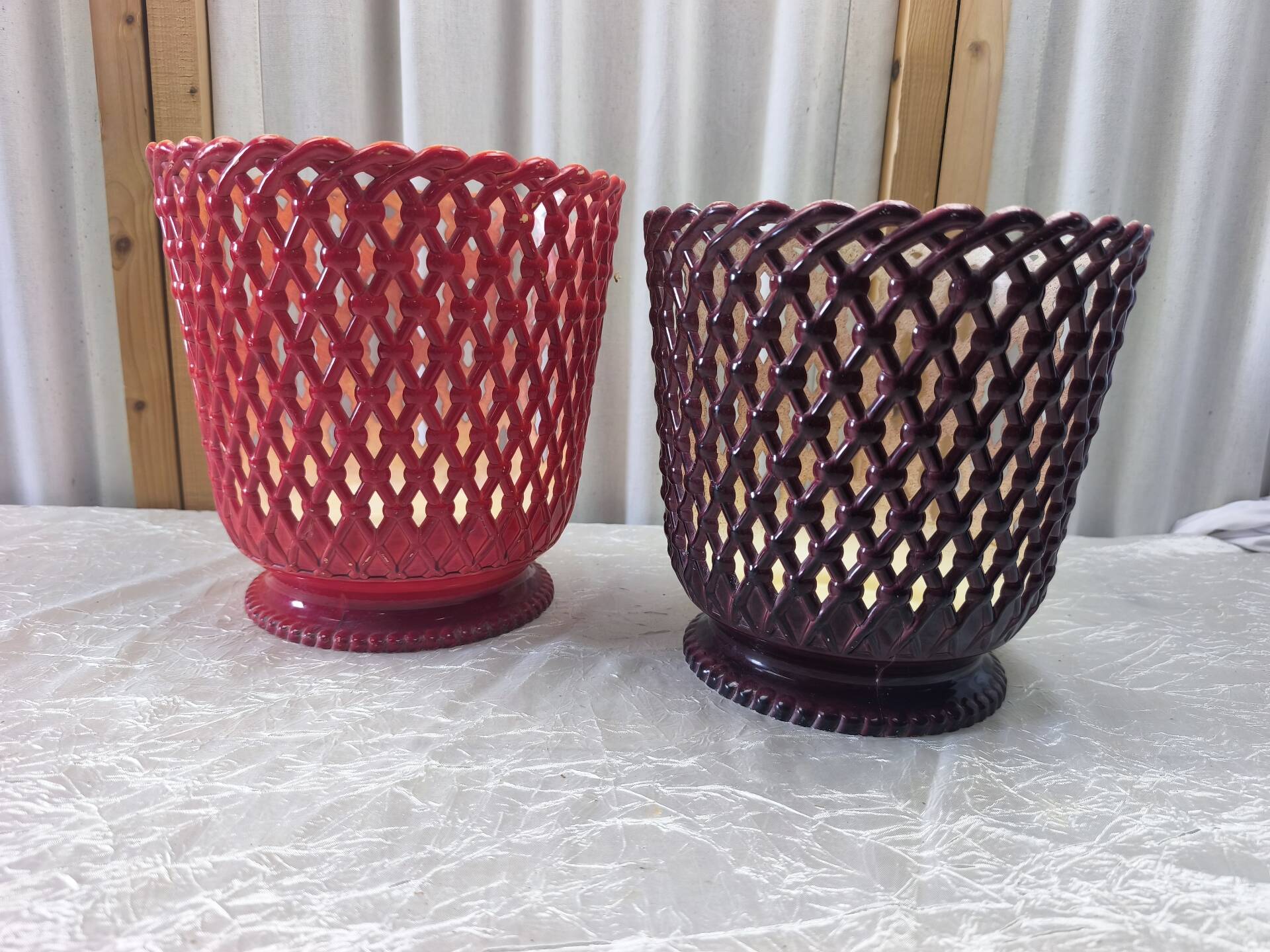 Pair of vintage plant pots SYLA – Made in France – Red and burgundy