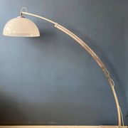 Lampadaire arc vintage de l'ère spatiale dans le style de Guzzini