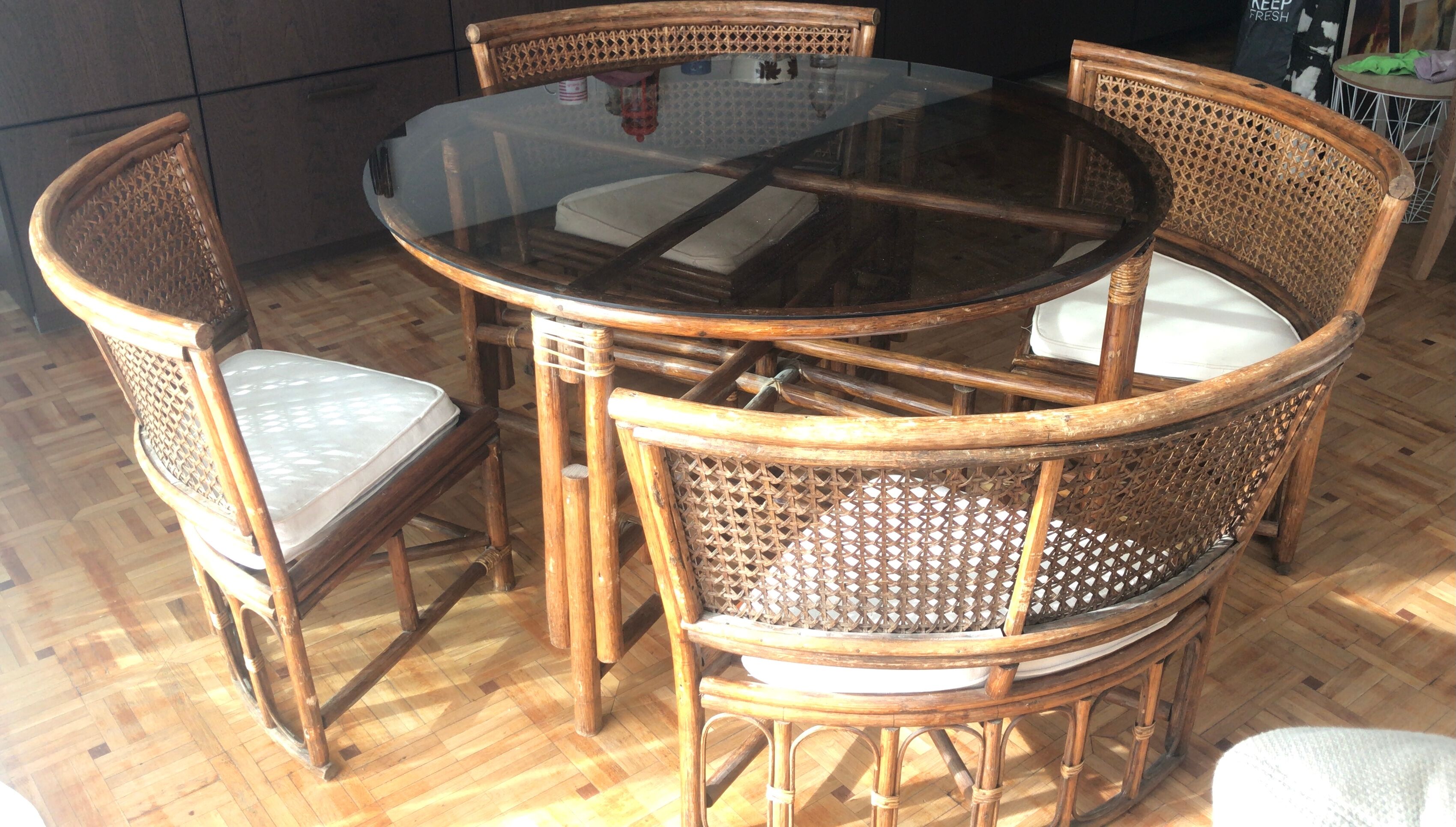 Rattan dining table with chairs (80s)
