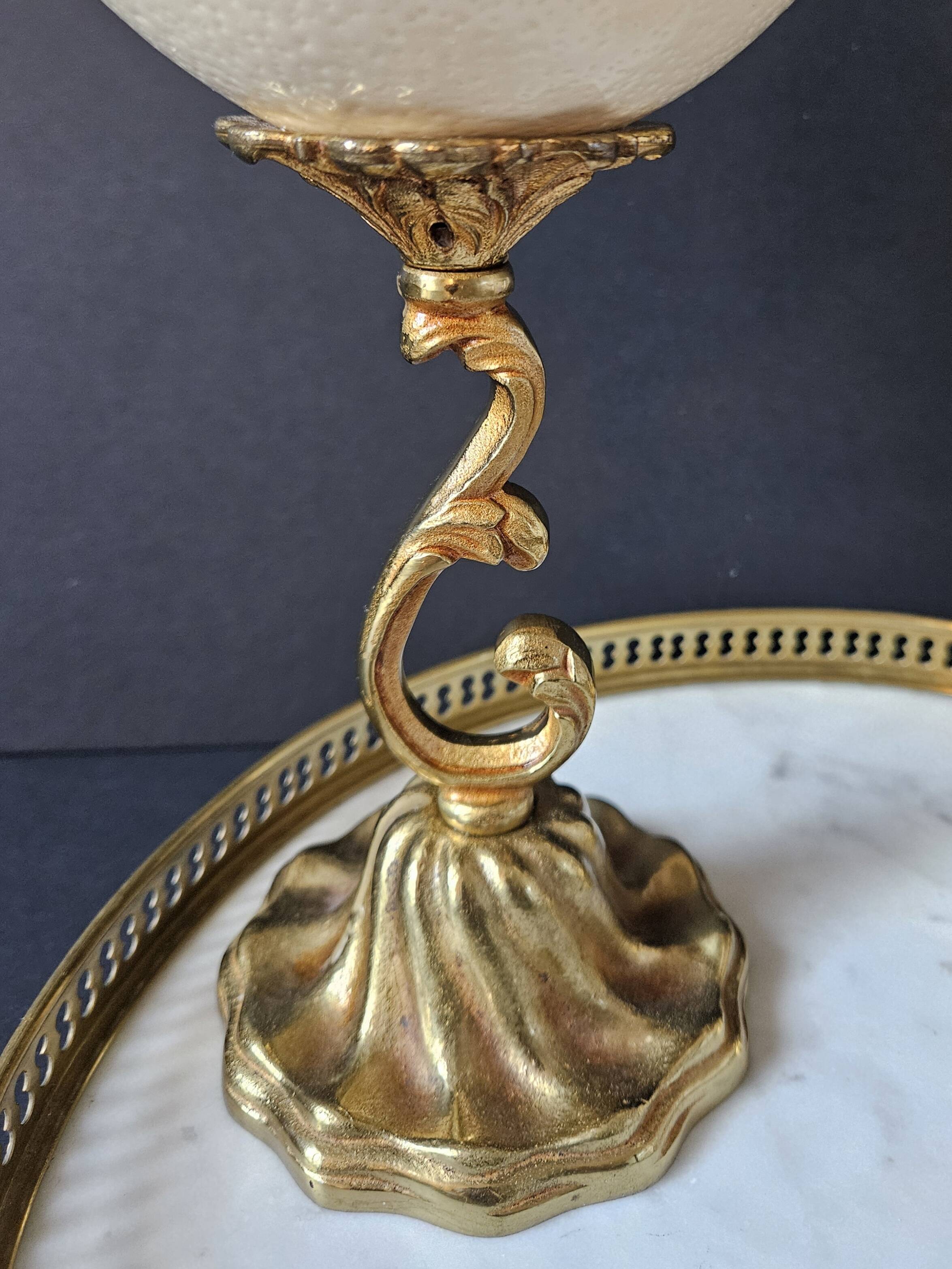 Ostrich Egg, Brass Base (20th Century) H: 29 cm