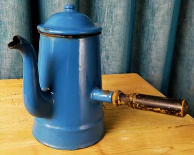 Blue enameled sheet metal chocolate maker