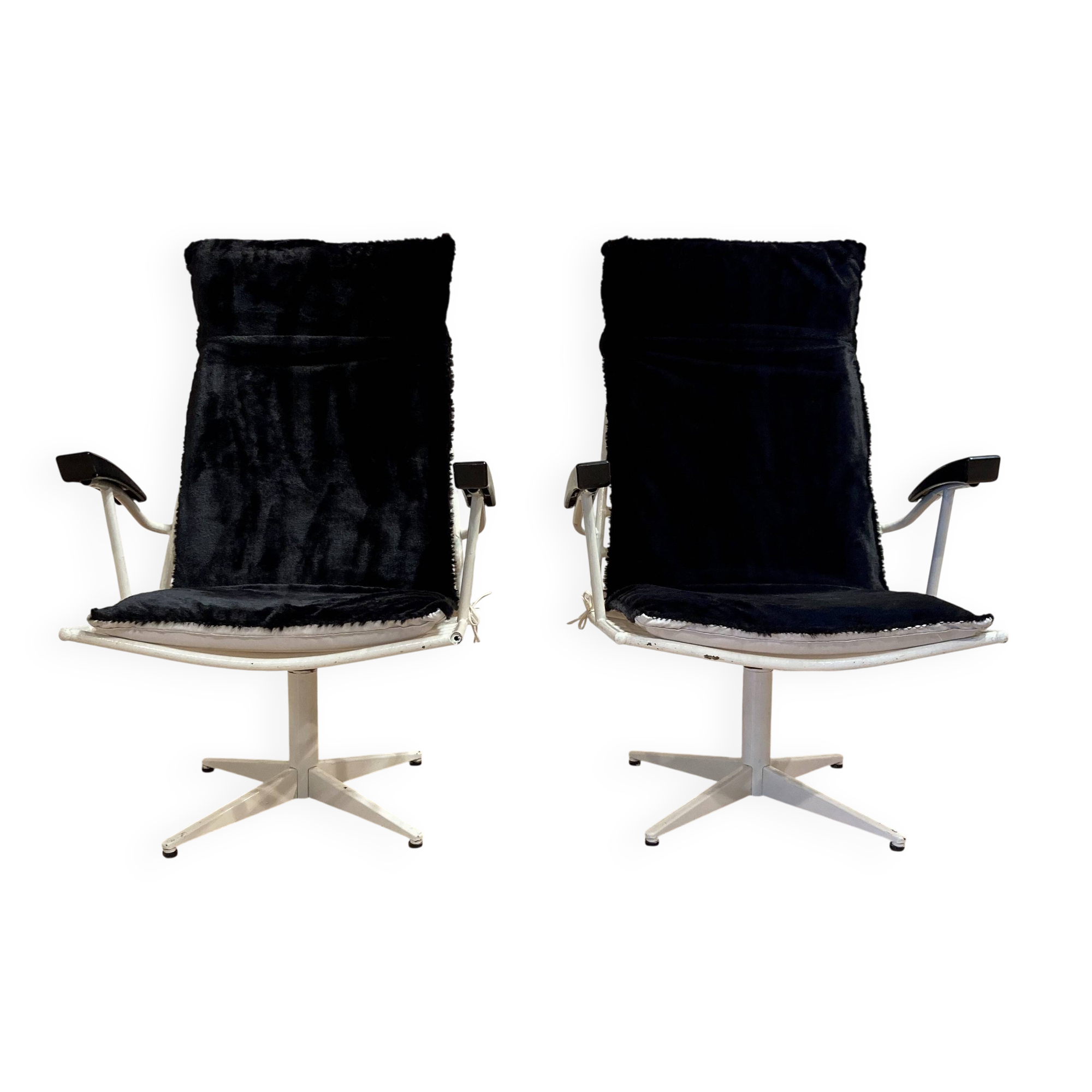 Set of 2 metal and bakelite armchairs design 1960.