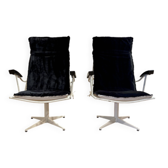 Set of 2 metal and bakelite armchairs design 1960.