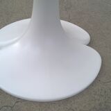 Tulip table