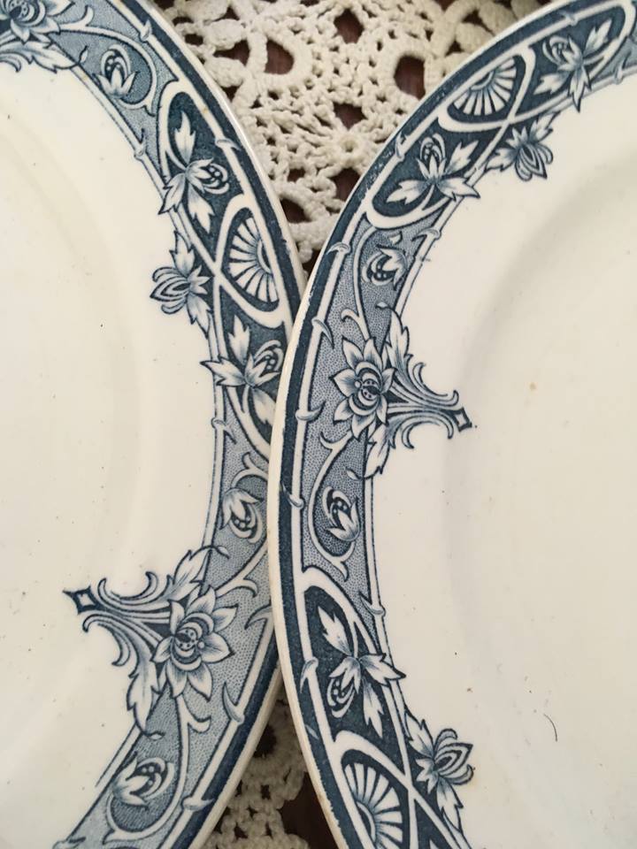 Together six dinner plates St Amand & Hamage Atlantic collection.