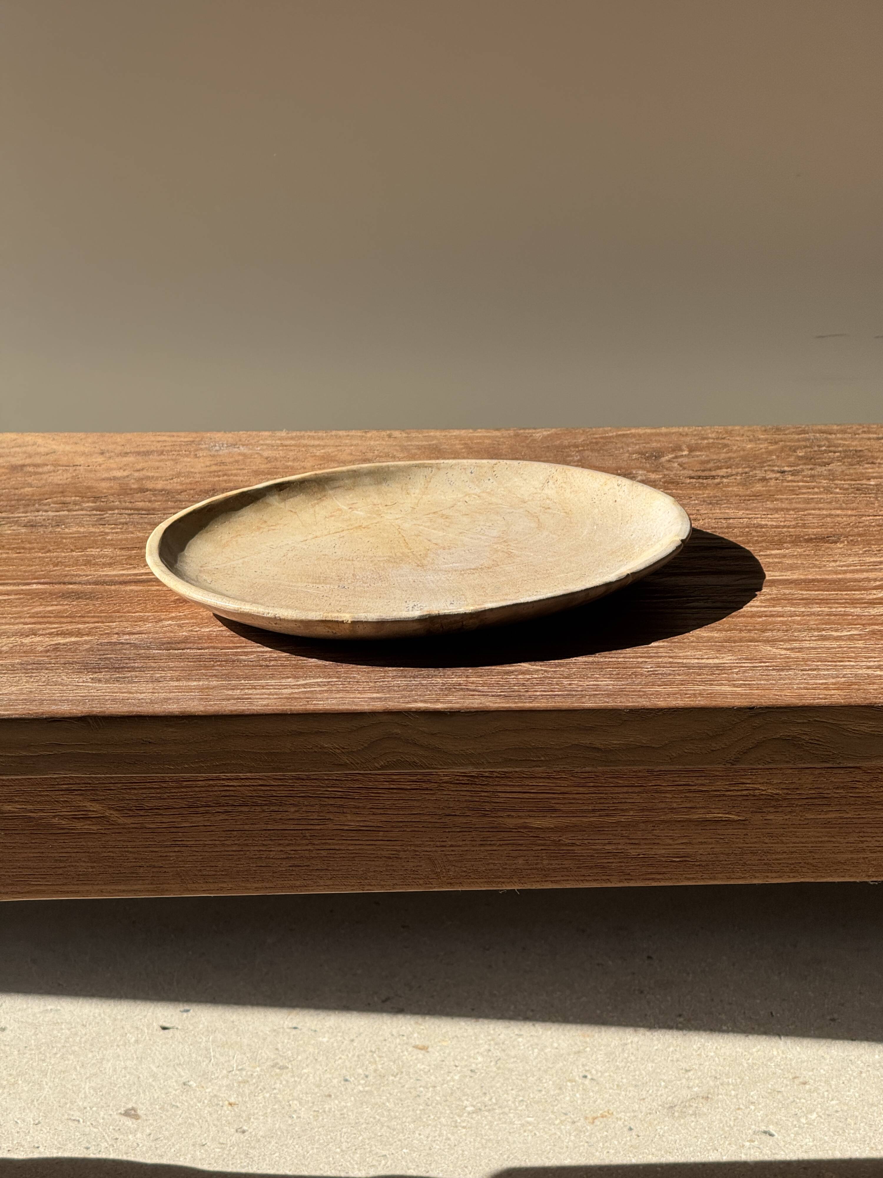 Small oval beige solid petrified wood tray or pocket emptier D24-19 -3311
