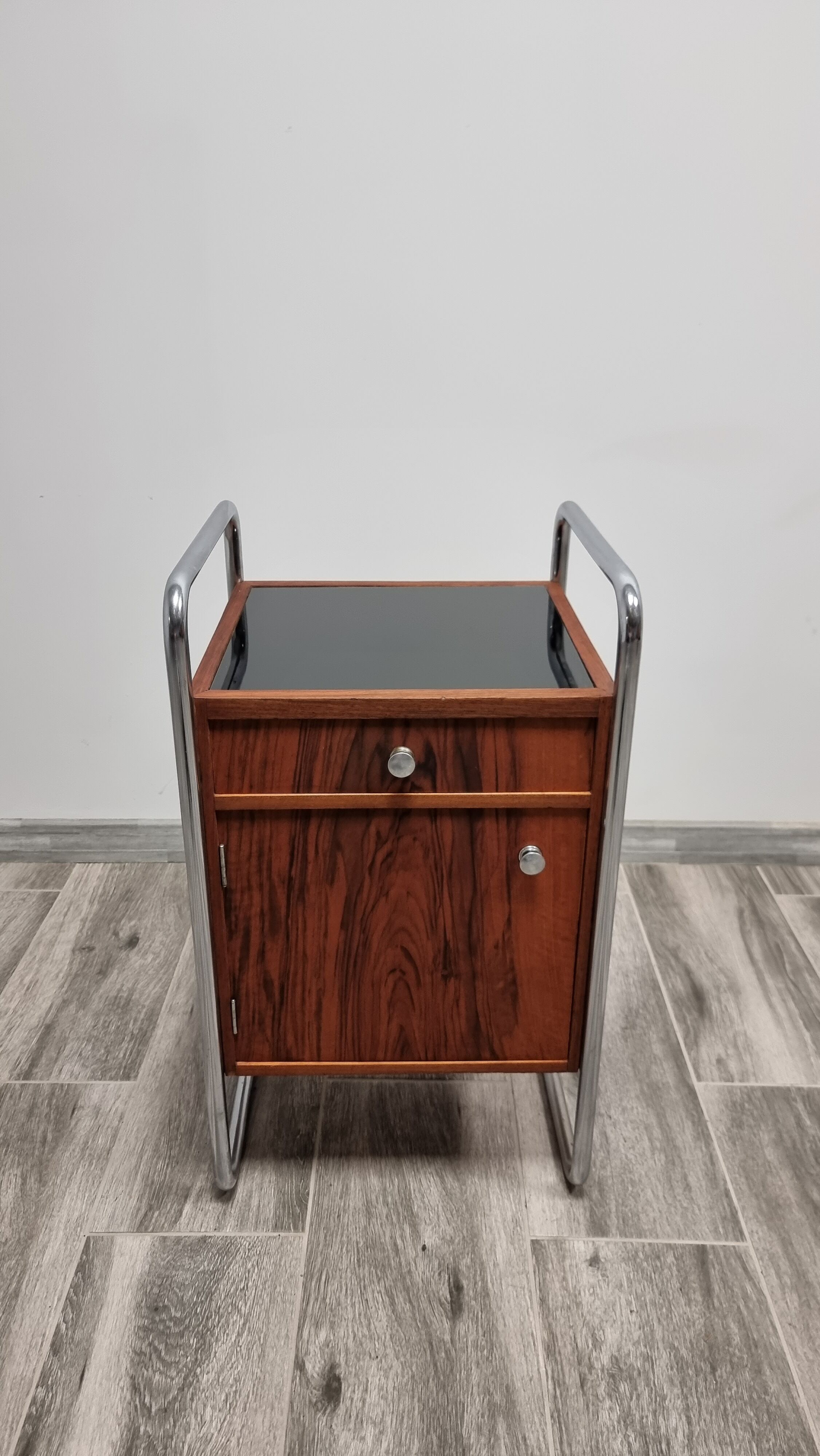 Table de chevet chromée Bauhaus