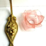Art Deco wall light gilded bronze carved with cherries, pink tulip Rose in pink glass paste