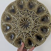 Oyster service Sarreguemines in barbotine – 12 plates + large bowl