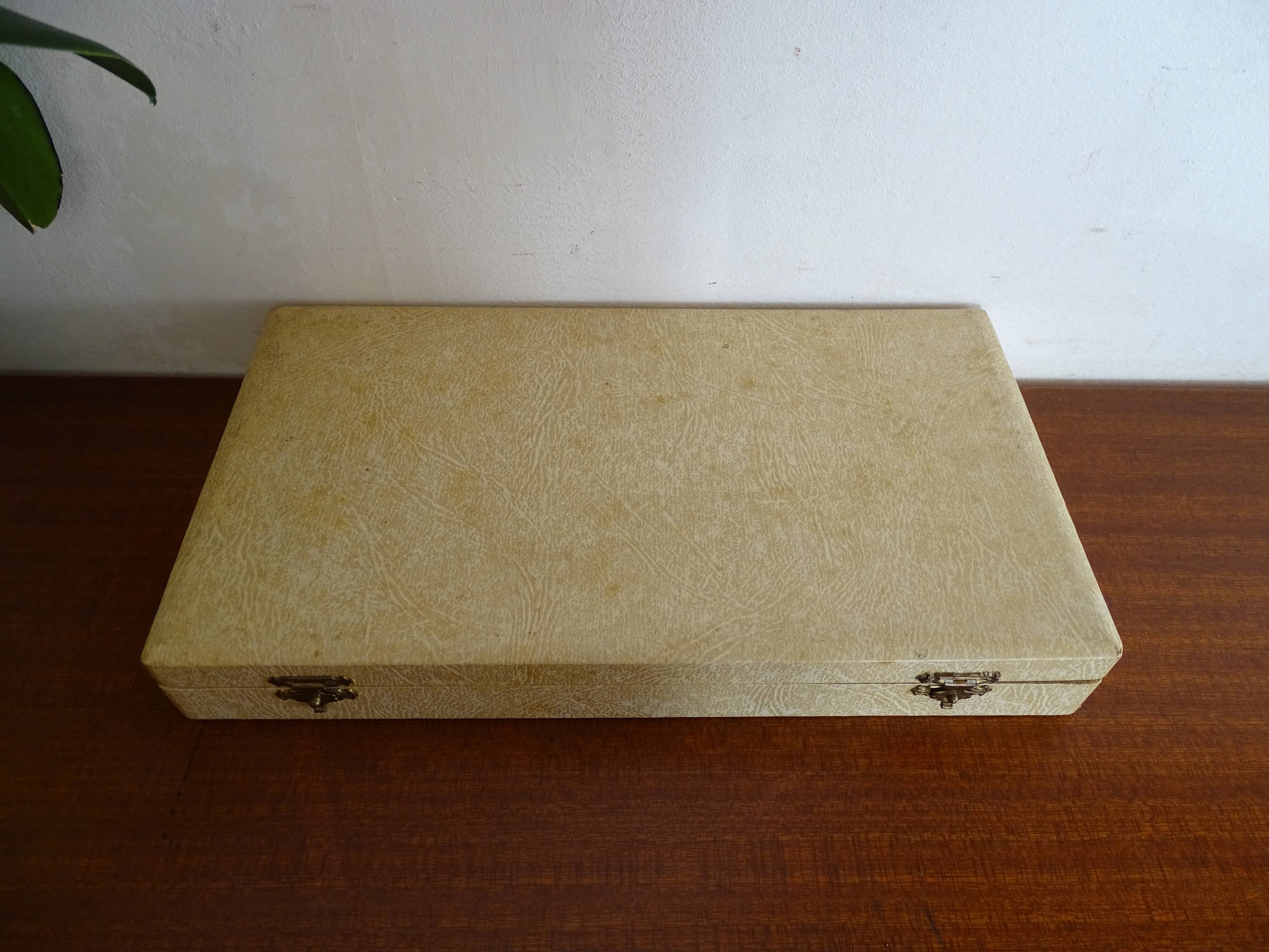 12 knives style Art Deco stainless steel in case