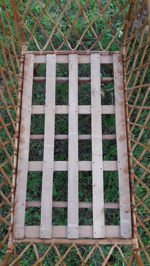 Vintage rattan baby cot
