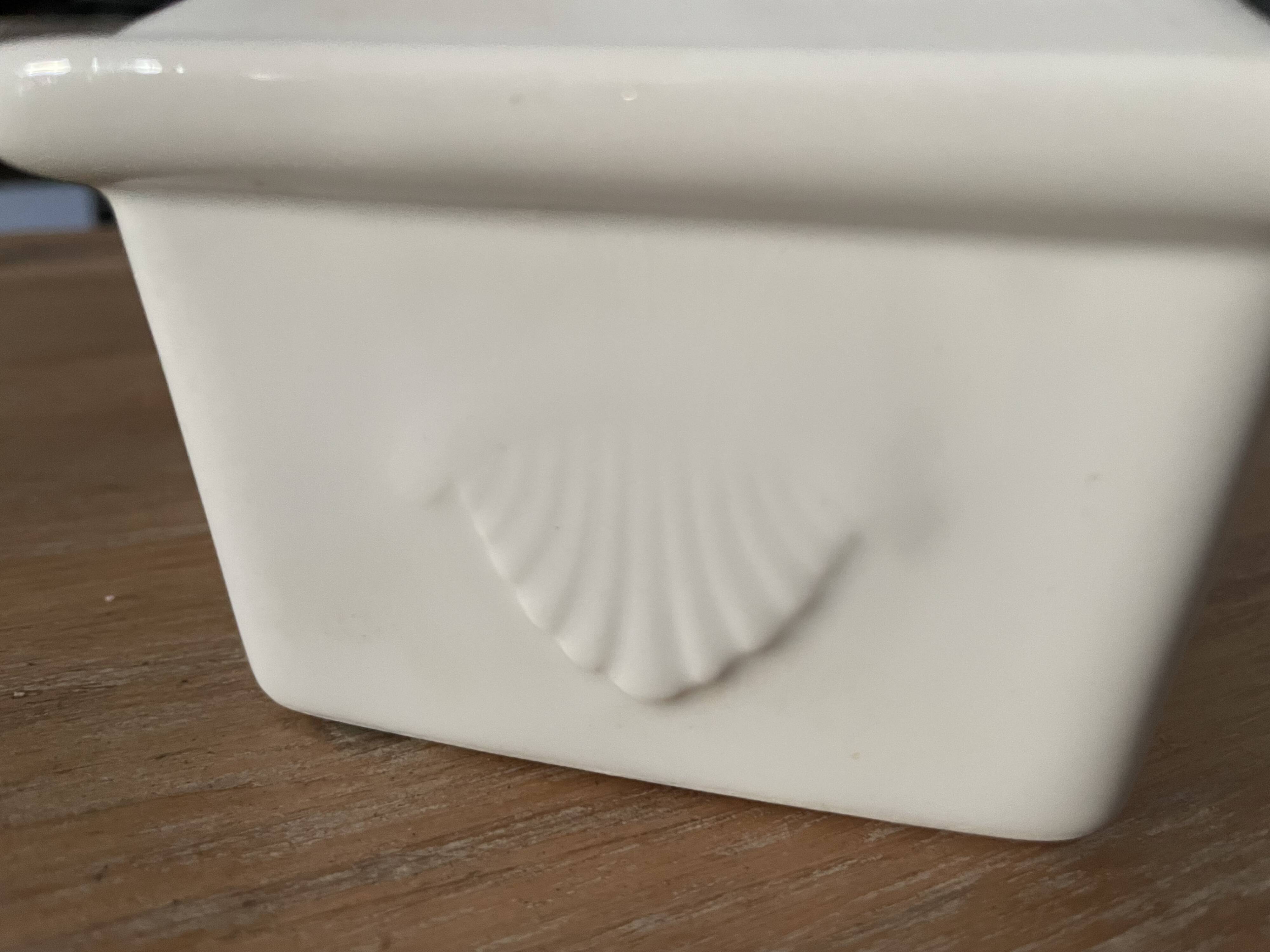 Butter maker in french porcelain