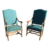 Paire de fauteuils de style Louis XIII