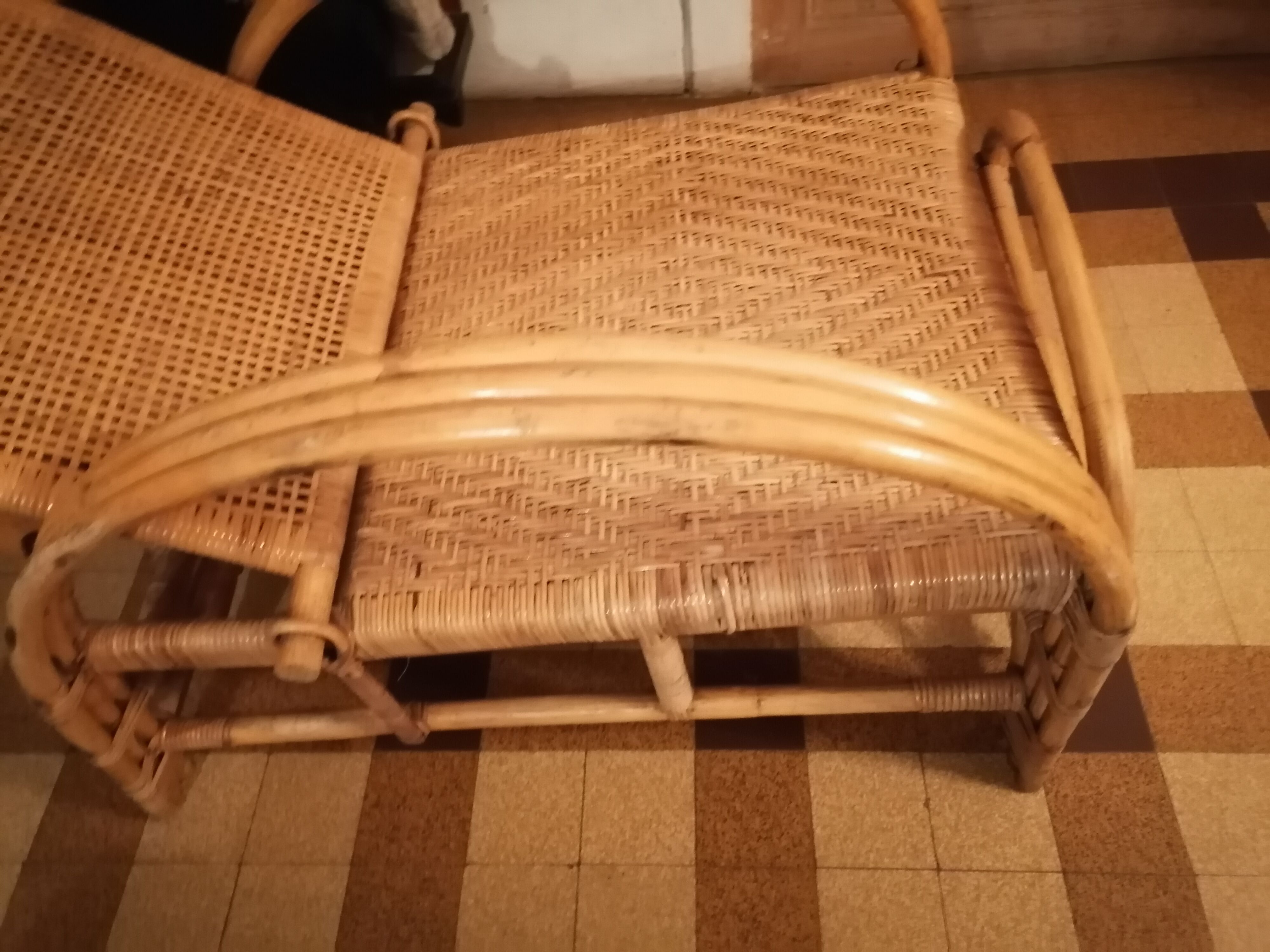 Wicker rattan chaise longue